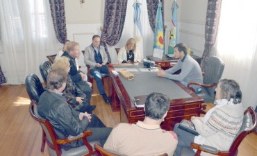 El Intendente recibi&oacute; a representantes del C&iacute;rculo Abruzzese 
