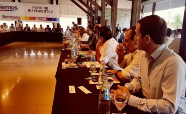 Abella particip&oacute; del Foro de Intendentes de Cambiemos en San Pedro