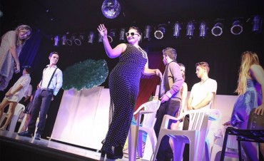 A sala llena, el Taller de Comedia Musical estren&oacute; Mamma M&iacute;a