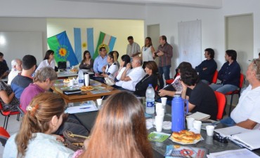 Presentan a empresarios locales distintos programas para fomentar el empleo