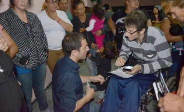 El Intendente escuch&oacute; a los vecinos de Las Praderas
