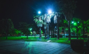 El Municipio ilumin&oacute; el Parque Urbano