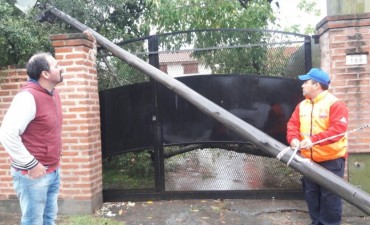 Intensos trabajos de Defensa Civil ante el temporal de lluvia y viento