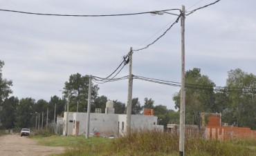 Los vecinos de Los Pioneros, cada vez m&aacute;s cerca de tener cable e internet