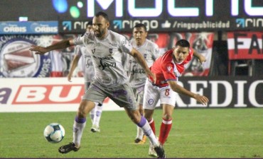 Villa Dalmine recibe a Instituto de Còrdoba desde las 15.30 Horas