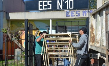 Entregan mobiliario a tres escuelas p&uacute;blicas de la ciudad
