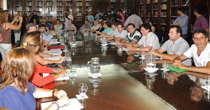 Docentes y Vidal siguen sin encontrar el acuerdo