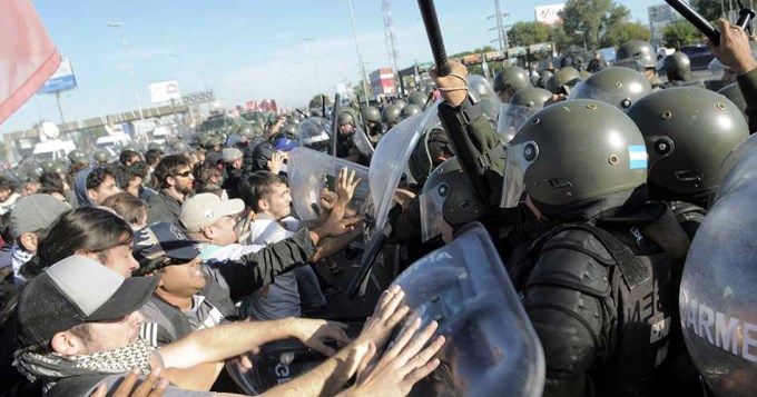 Represi&oacute;n, heridos y detenidos en la Panamericana
