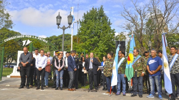 Roses: "Quienes  participaron de la Guerra  de Malvinas son h&eacute;roes  indiscutidos"