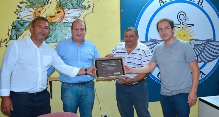 Reconocen a la agrupaci&oacute;n de soldados bajo bandera por su 10&ordm; aniversario