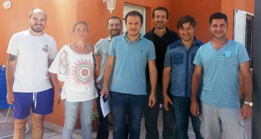 Abella se reuni&oacute; con vecinos del barrio 24 de febrero