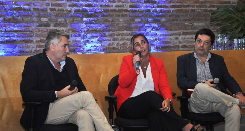 Schvartz:&ldquo;El Intendente est&aacute; convencido que la educaci&oacute;n es la mejor herramienta para lograr la transformaci&oacute;n en la ciudad&rdquo;