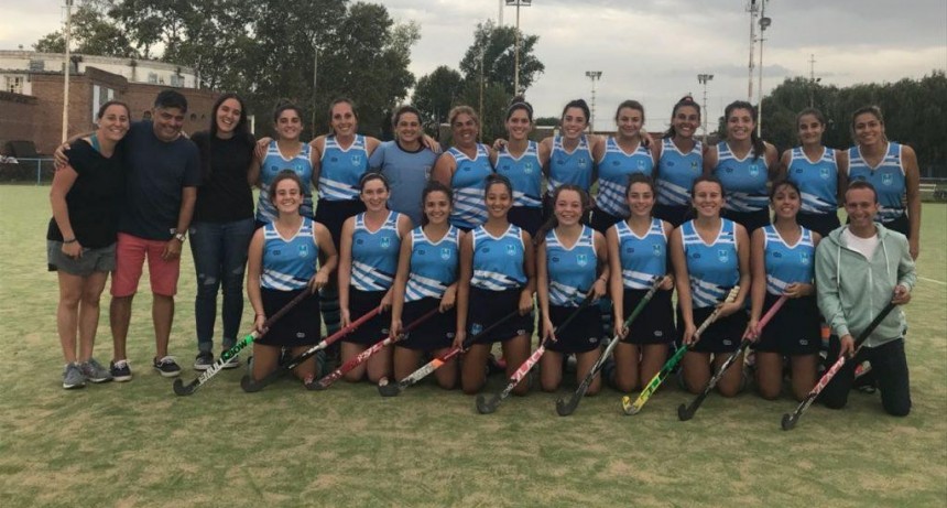 El equipo femenino del Campana Boat Club empat&oacute; con Chicago 3 a 3
