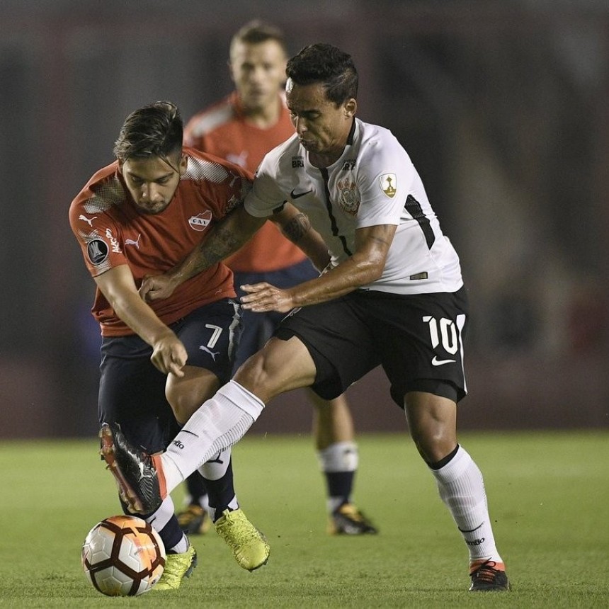 Corinthians derrot&oacute; a Independiente de Avellaneda por 1 a 0