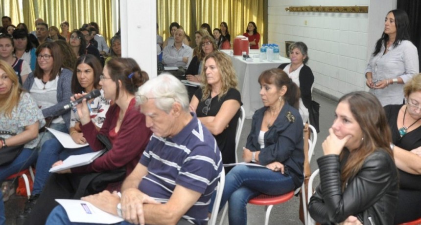M&aacute;s de 150 docentes participaron de una capacitaci&oacute;n sobre el &ldquo;mundo digital&rdquo;