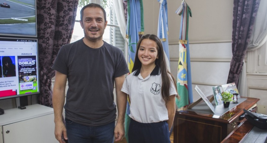 El Intendente recibi&oacute; a Nerina, la bailarina becada por la Fundaci&oacute;n Julio Bocca