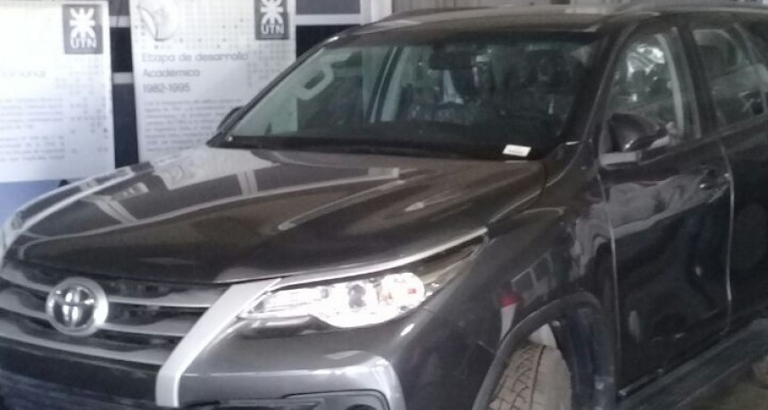 EL DECANO DE LA UTN FACULTAD REGIONAL DELTA AGRADECI&Oacute; UNA IMPORTANTE DONACI&Oacute;N DE LA EMPRESA TOYOTA