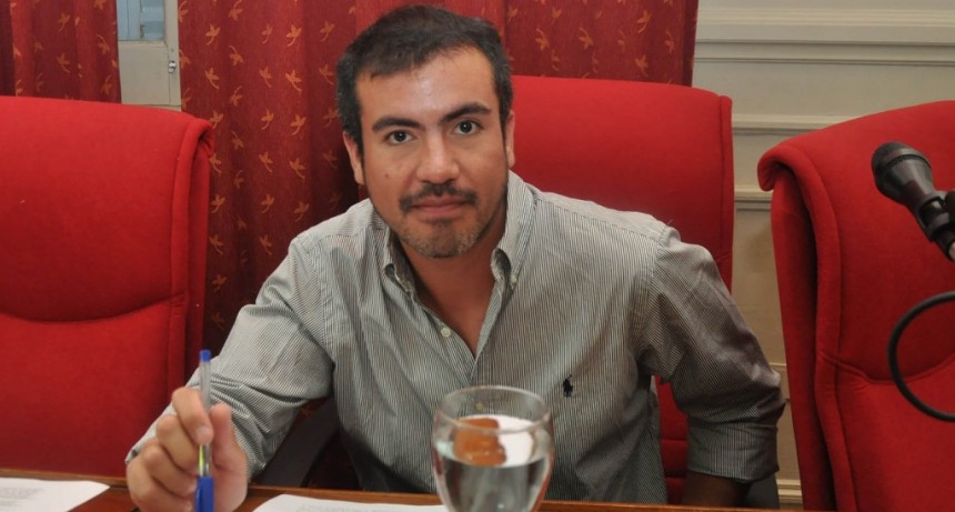 El concejal Deppeler propuso prohibir la pirotecnia en la ciudad