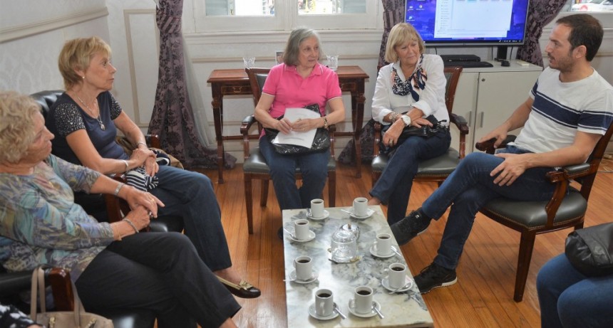 Abella se reuni&oacute; con integrantes de la Asociaci&oacute;n de Docentes Jubilados 