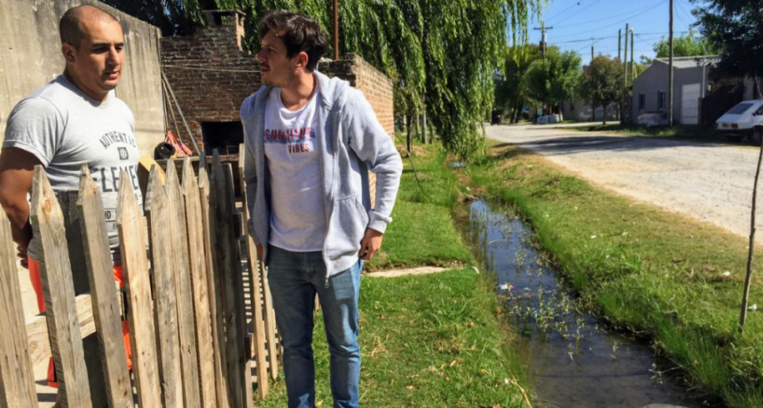 Alejo Sarna sigue recorriendo la ciudad