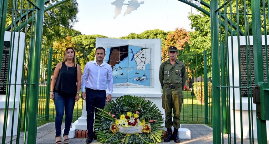 Campana rindi&oacute; homenaje a los veteranos y ca&iacute;dos en la Guerra de Malvinas