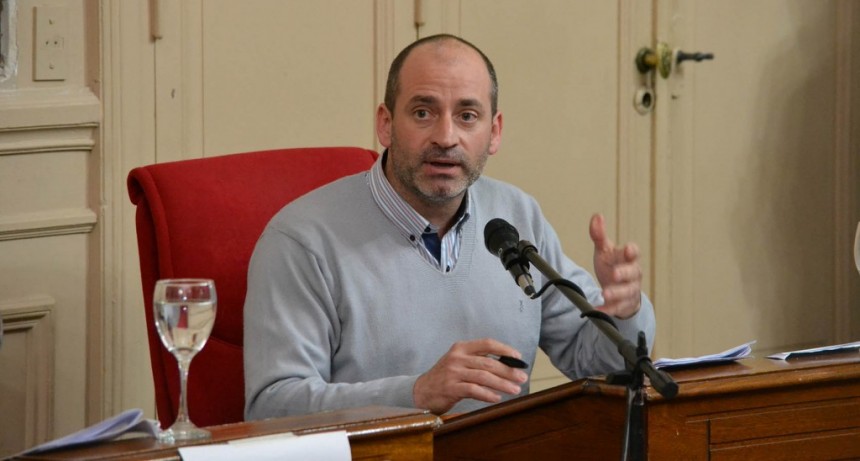 Colella: El Consejo Escolar y el Ejecutivo tienen vocaci&oacute;n por esconder las problem&aacute;ticas de las escuelas