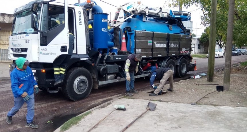 Lubo: contin&uacute;a la limpieza de las bocas de tormenta