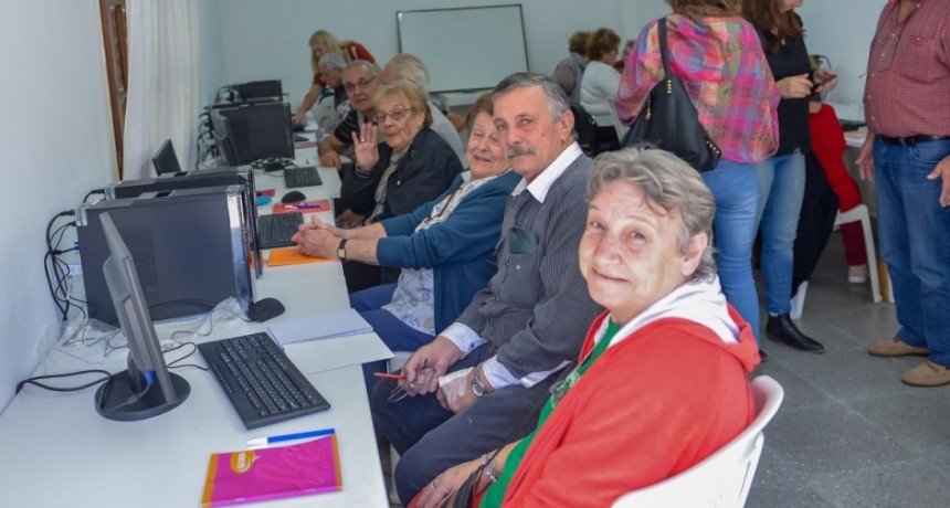 Se puso en marcha una capacitaci&oacute;n en nuevas tecnolog&iacute;as para adultos mayores 