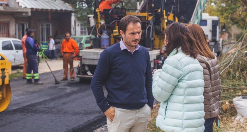 Avanza el plan de asfalto en el barrio Otamendi