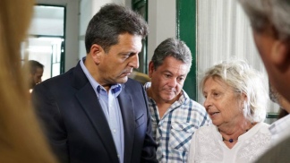 Massa: me comprometo a defender y cuidar a los adultos mayores