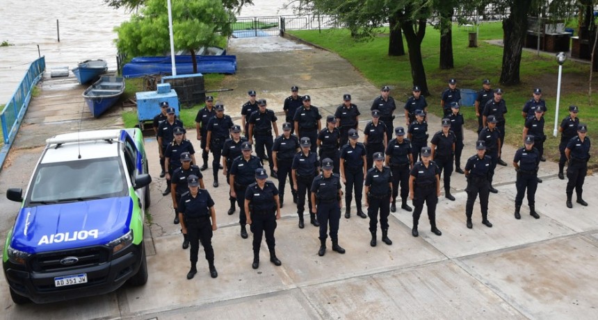 Llegaron 50 nuevos efectivos policiales para garantizar el cumplimiento de la cuarentena