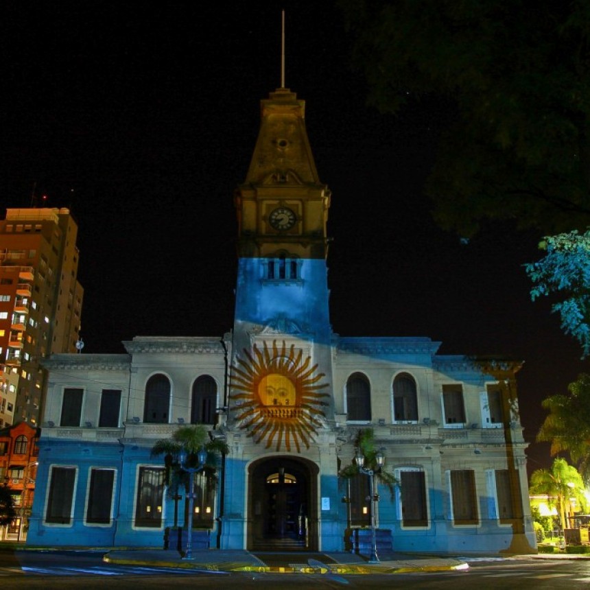 El Palacio Municipal se visti&oacute; de celeste y blanco
