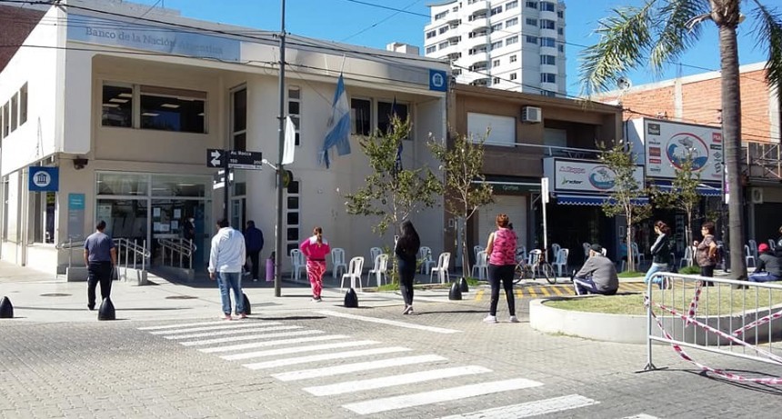 Un s&aacute;bado m&aacute;s tranquilo en el Banco Naci&oacute;n