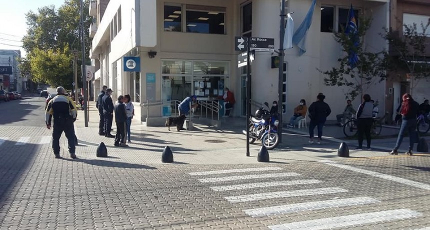 Banco Naci&oacute;n antes de la apertura todo ordenado en el D&iacute;a 4 