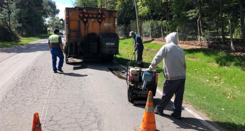 El Municipio ejecut&oacute; nuevos trabajos de bacheo sobre ruta 4