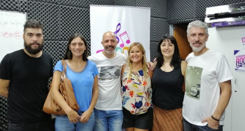 Alumnos de la Escuela Municipal de M&uacute;sica disfrutan de clases virtuales