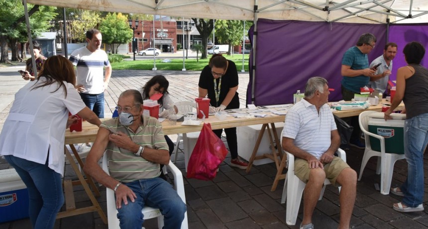 Gripe A: &uacute;ltimo s&aacute;bado de vacunaci&oacute;n en la plaza Eduardo Costa y Parque Urbano