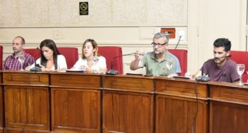 &ldquo;El Municipio maneja proyecciones de la pandemia  que no condicen con las medidas leves que se adoptan&rdquo;