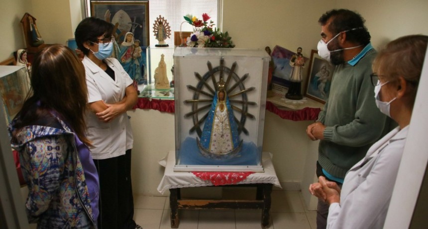 La virgen de Luj&aacute;n peregrina permanecer&aacute; en el Hospital San Jos&eacute; durante la cuarentena