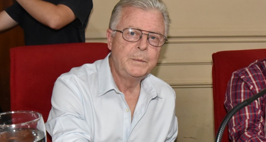 Rub&eacute;n Romano . &ldquo;El Municipio maneja proyecciones de la pandemia  que no condicen con las medidas leves que se adoptan&rdquo;