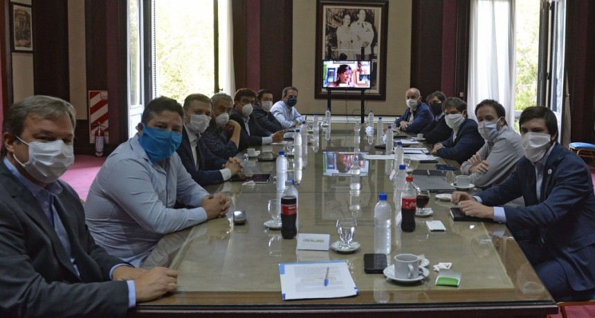 Kicillof se reuni&oacute; con intendentes