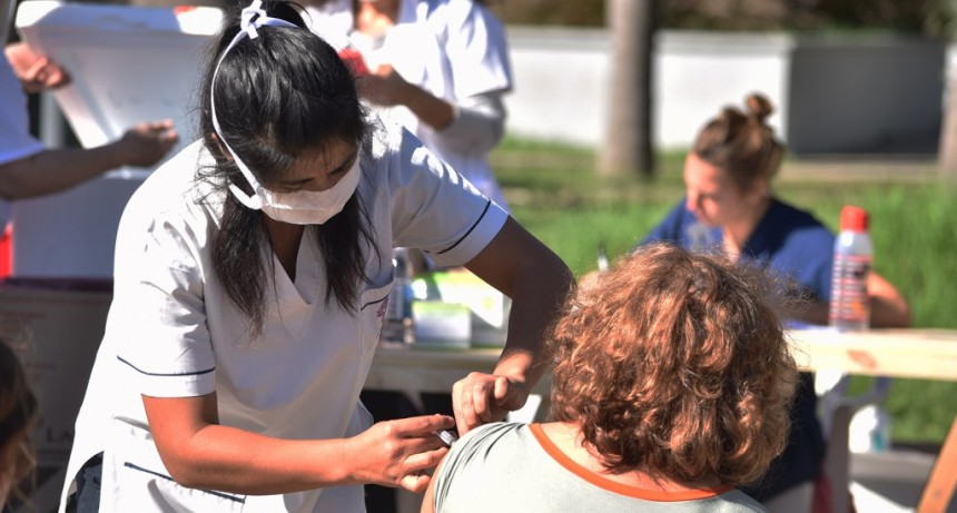  El Municipio vacun&oacute; contra la Gripe A y Neumon&iacute;a a adultos mayores que residen en geri&aacute;tricos
