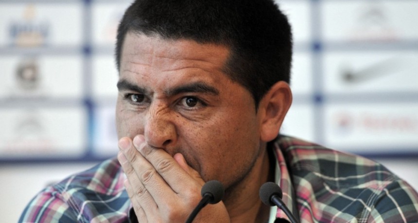 Citaron a indagatoria a Riquelme por la presencia de su hijo en un palco de La Bombonera