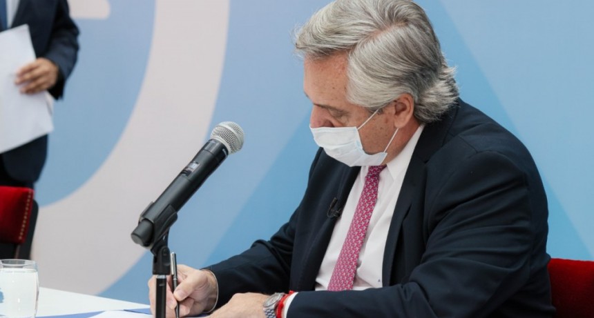 El Presidente promulgó la Ley que exime del pago del Impuesto a las Ganancias a 1.267.000 asalariados, entre trabajadores y jubilados