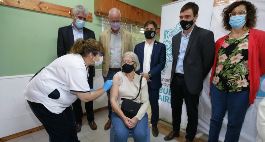 BUENOS AIRES VACUNATE : Kicillof visitó un operativo de vacunación en Magdalena