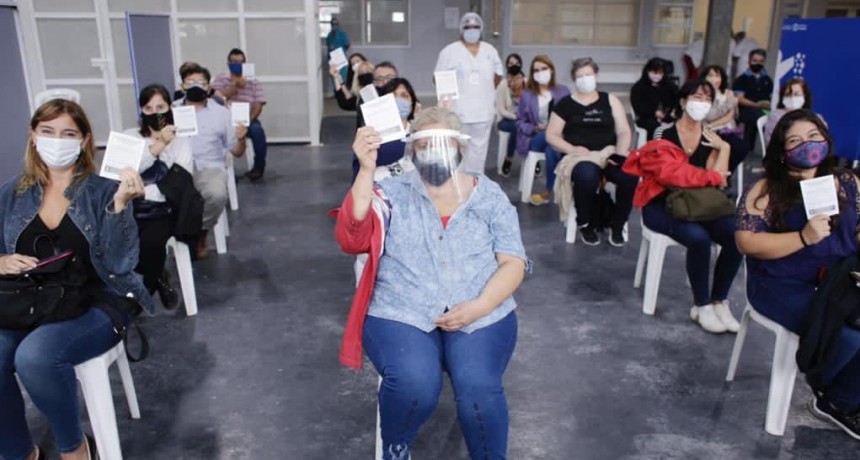 ¡Revisá la App!  Otorgan 2.000 nuevos turnos para vacunarse contra el COVID-19