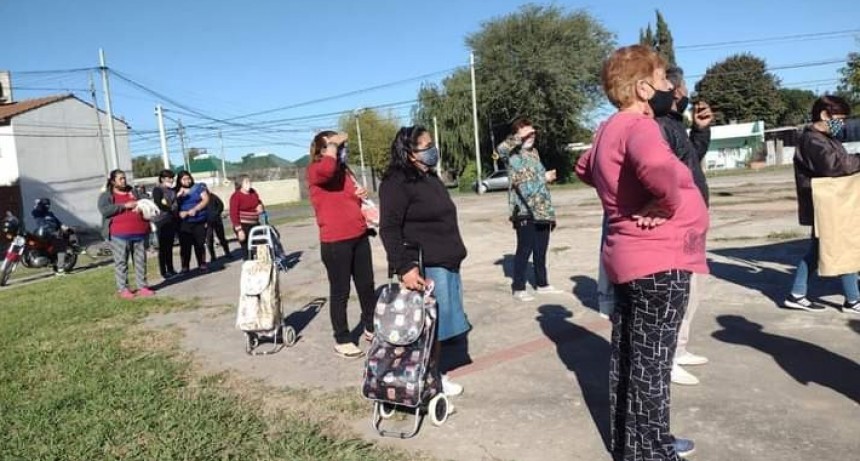 Primera y exitosa jornada de los almacenes  a precios accesibles