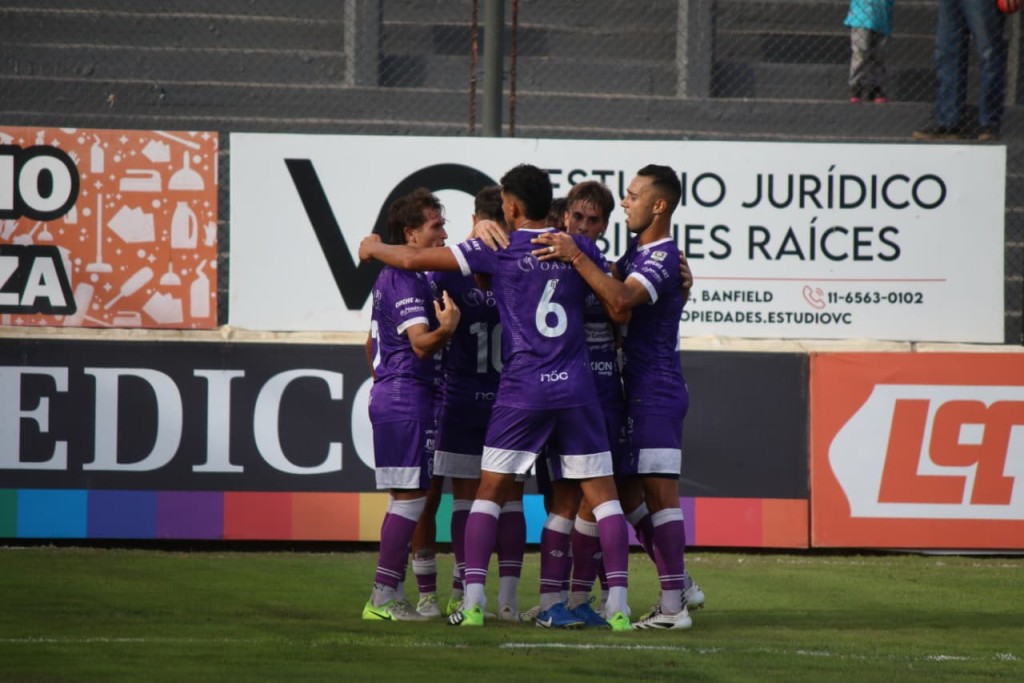 Villa D&aacute;lmine y una victoria para llegar a la punta de la tabla