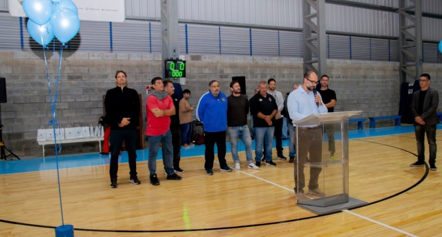Campana Boat Club inaugur&oacute; el nuevo piso de su polideportivo en una noche cargada de emoci&oacute;n