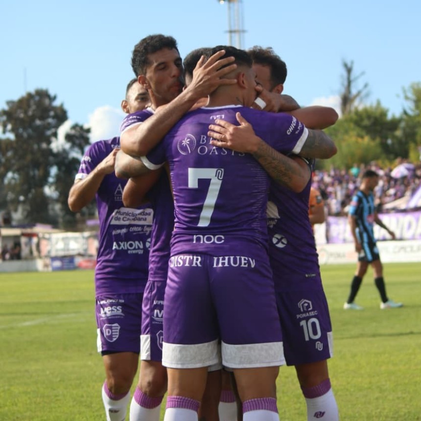 Villa D&aacute;lmine logr&oacute; una &eacute;pica victoria con diez jugadores